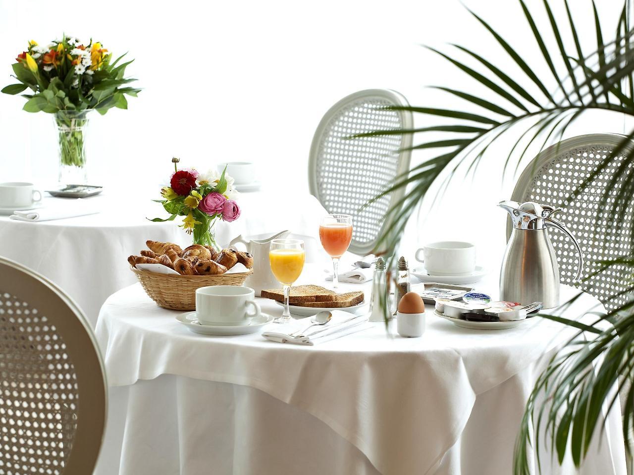 Logis Hotel Royal Saint-Mart Роят Екстериор снимка