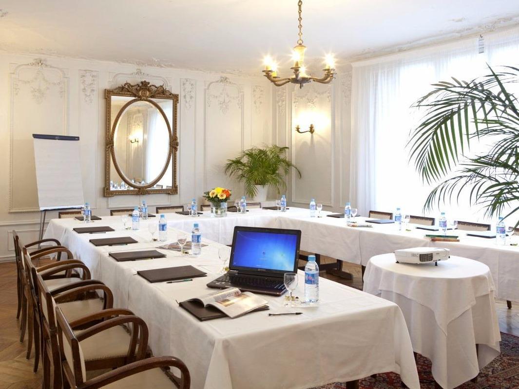 Logis Hotel Royal Saint-Mart Роят Екстериор снимка