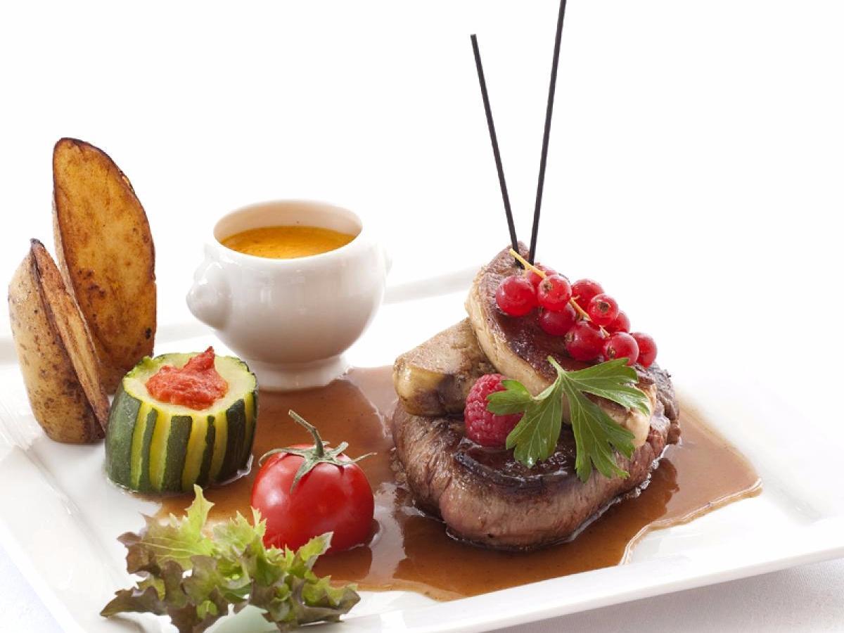 Logis Hotel Royal Saint-Mart Роят Екстериор снимка