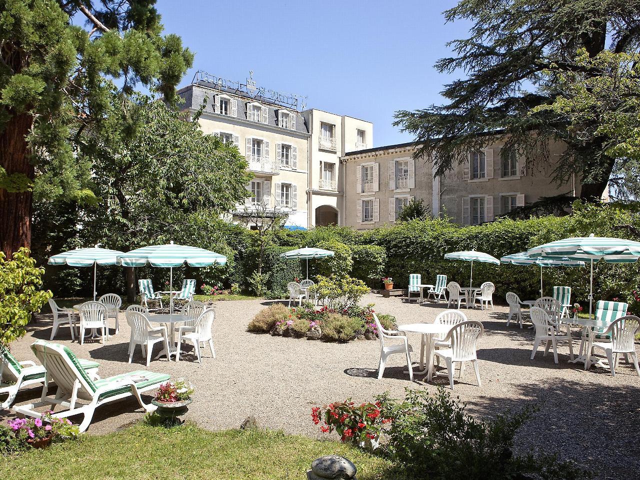 Logis Hotel Royal Saint-Mart Роят Екстериор снимка