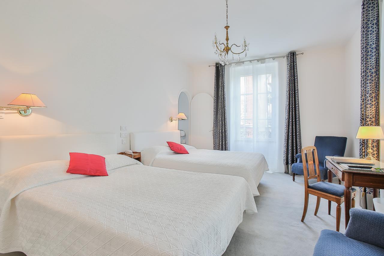 Logis Hotel Royal Saint-Mart Роят Екстериор снимка