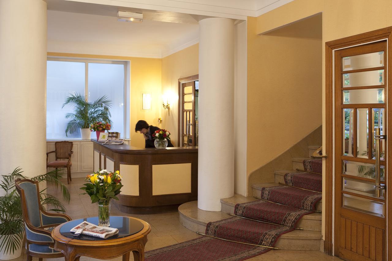 Logis Hotel Royal Saint-Mart Роят Екстериор снимка
